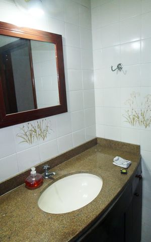 Casa à venda com 200m², 2 quartos e sem vagaBanheiro da Suíte