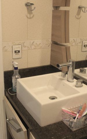 Apartamento à venda com 78m², 2 quartos e 1 vagaBanheiro da Suíte