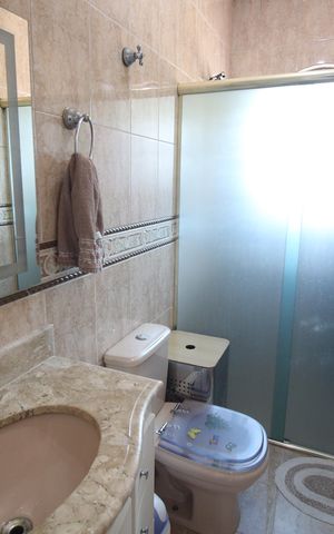 Casa à venda com 637m², 3 quartos e 1 vagaBanheiro 2