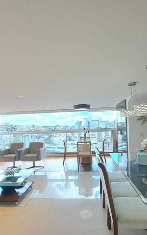 Apartamento à venda com 348m², 5 quartos e 4 vagas