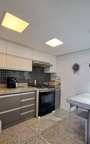 Apartamento à venda com 348m², 5 quartos e 4 vagas