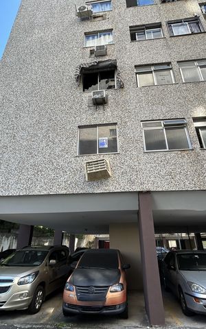 Apartamento à venda com 57m², 2 quartos e 1 vagaFachada do bloco + plaquinha