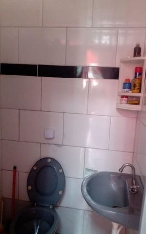 Casa à venda com 200m², 3 quartos e 1 vaga Casa à venda com 200m², 3 quartos e 1 vagaBanheiro
