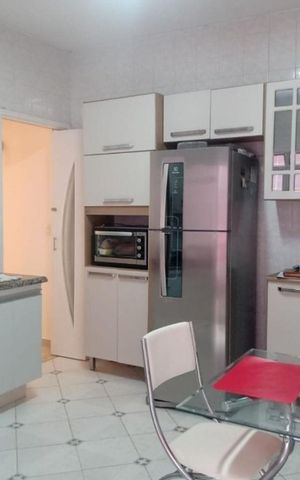 Casa à venda com 200m², 3 quartos e 1 vaga Casa à venda com 200m², 3 quartos e 1 vagaCozinha