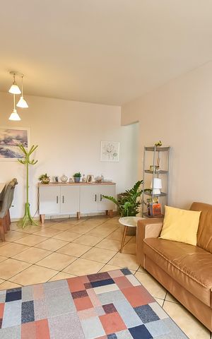 Apartamento à venda com 72m², 2 quartos e 1 vaga Apartamento à venda com 72m², 2 quartos e 1 vagaSala
