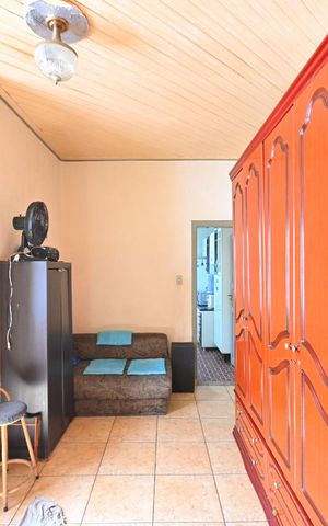 Casa à venda com 500m², 3 quartos e 4 vagas Casa à venda com 500m², 3 quartos e 4 vagasQuarto 2