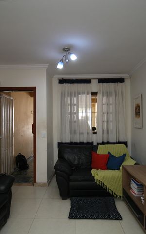 Casa à venda com 66m², 3 quartos e 1 vagaSala