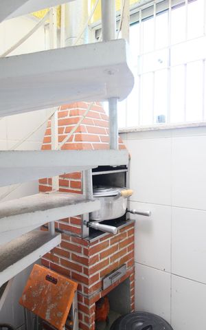 Casa à venda com 66m², 3 quartos e 1 vagaÁrea de Serviço