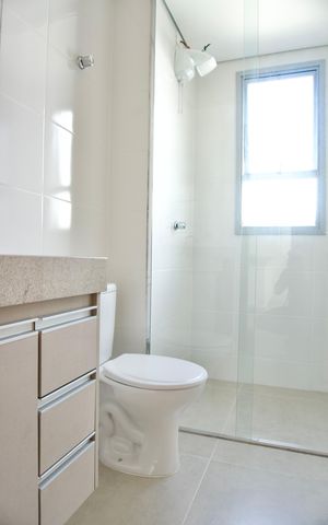 Apartamento à venda com 105m², 2 quartos e 2 vagas Apartamento à venda com 105m², 2 quartos e 2 vagasBanheiro da Suíte 2