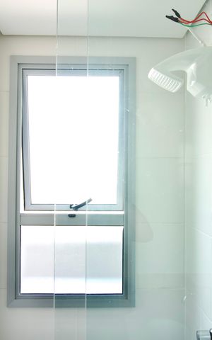 Apartamento à venda com 105m², 2 quartos e 2 vagas Apartamento à venda com 105m², 2 quartos e 2 vagasBanheiro da Suíte 1