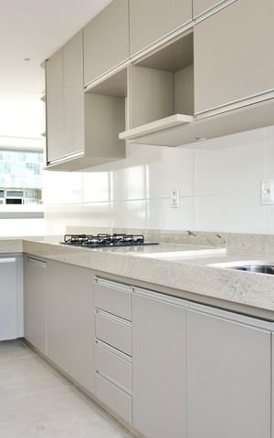 Apartamento à venda com 105m², 2 quartos e 2 vagas Apartamento à venda com 105m², 2 quartos e 2 vagasCozinha e Área de Serviço