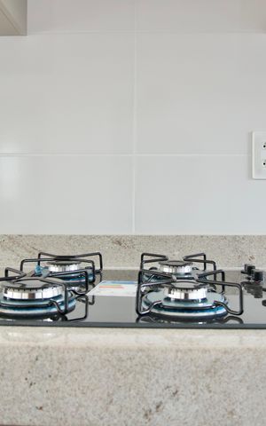 Apartamento à venda com 105m², 2 quartos e 2 vagas Apartamento à venda com 105m², 2 quartos e 2 vagasCozinha e Área de Serviço