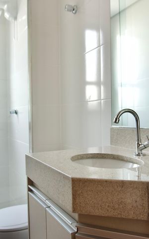 Apartamento à venda com 105m², 2 quartos e 2 vagas Apartamento à venda com 105m², 2 quartos e 2 vagasBanheiro da Suíte 1