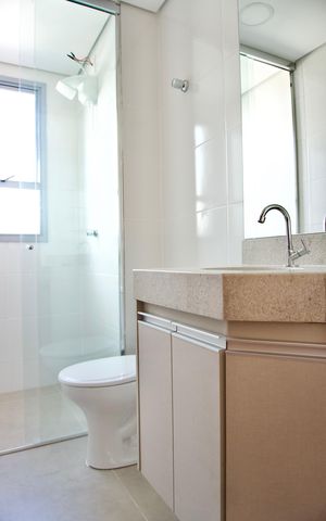 Apartamento à venda com 105m², 2 quartos e 2 vagas Apartamento à venda com 105m², 2 quartos e 2 vagasBanheiro da Suíte 1