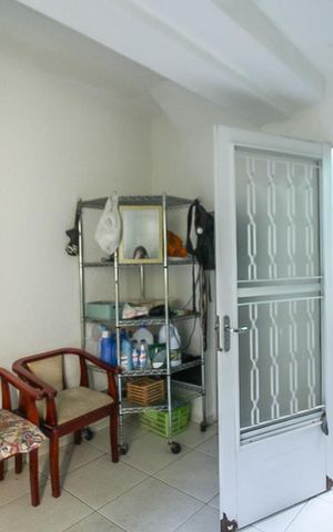 Casa à venda com 120m², 4 quartos e 2 vagas Casa à venda com 120m², 4 quartos e 2 vagasÁrea de serviço