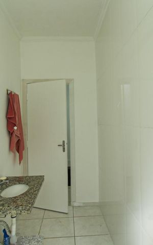 Casa à venda com 120m², 4 quartos e 2 vagas Casa à venda com 120m², 4 quartos e 2 vagasBanheiro social