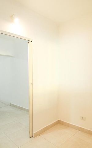 Casa à venda com 120m², 4 quartos e 2 vagas Casa à venda com 120m², 4 quartos e 2 vagasSala