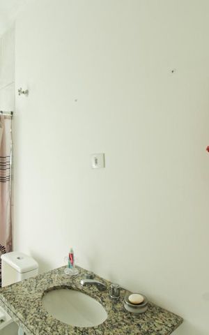 Casa à venda com 120m², 4 quartos e 2 vagas Casa à venda com 120m², 4 quartos e 2 vagasBanheiro social