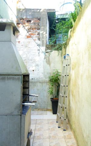 Casa à venda com 120m², 4 quartos e 2 vagas Casa à venda com 120m², 4 quartos e 2 vagasChurrasqueira