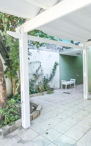 Casa à venda com 120m², 4 quartos e 2 vagas Casa à venda com 120m², 4 quartos e 2 vagasGaragem