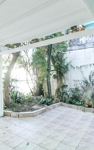Casa à venda com 120m², 4 quartos e 2 vagas Casa à venda com 120m², 4 quartos e 2 vagasGaragem