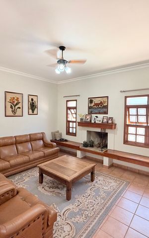 Casa à venda com 250m², 3 quartos e 2 vagasSala