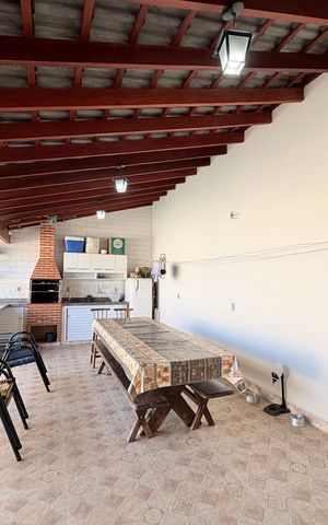 Casa à venda com 250m², 3 quartos e 2 vagasQuintal