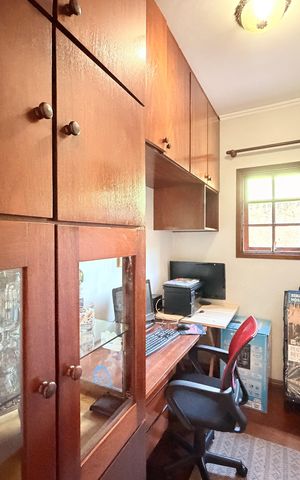 Casa à venda com 250m², 3 quartos e 2 vagasEscritorio