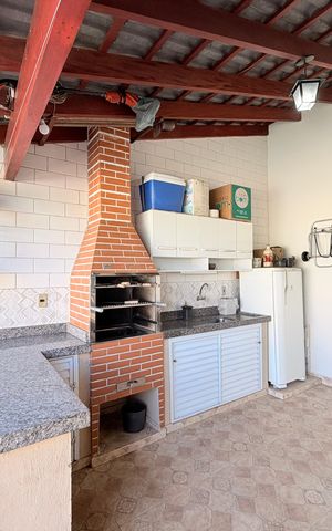 Casa à venda com 250m², 3 quartos e 2 vagasQuintal