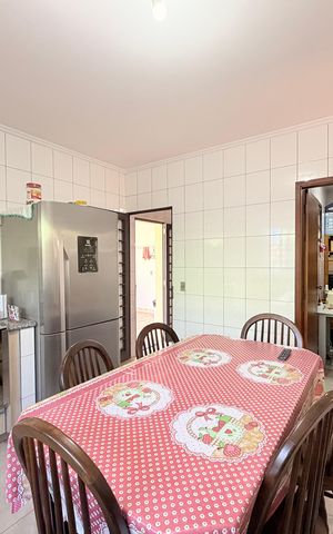 Casa à venda com 250m², 3 quartos e 2 vagasCozinha