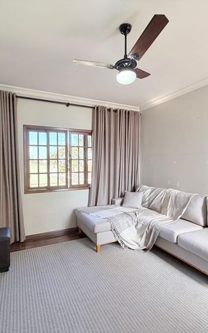 Casa à venda com 250m², 3 quartos e 2 vagasSala de TV