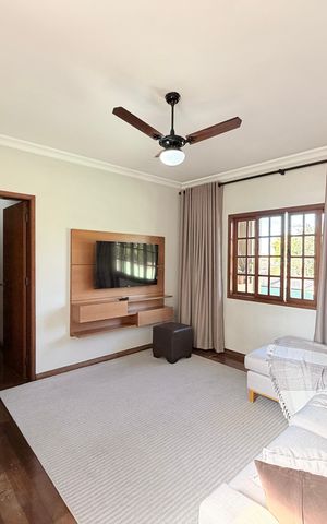 Casa à venda com 250m², 3 quartos e 2 vagasSala de TV