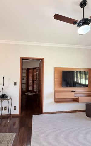Casa à venda com 250m², 3 quartos e 2 vagasSala de TV