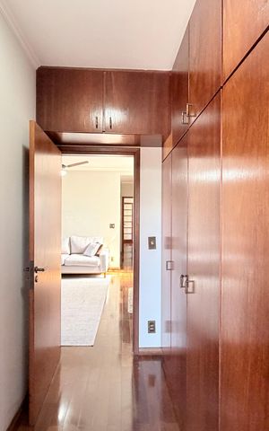 Casa à venda com 250m², 3 quartos e 2 vagasSuíte