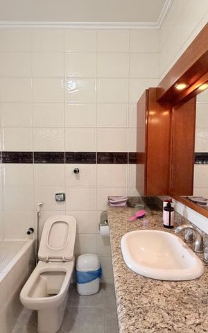 Casa à venda com 250m², 3 quartos e 2 vagasBanheiro da Suíte