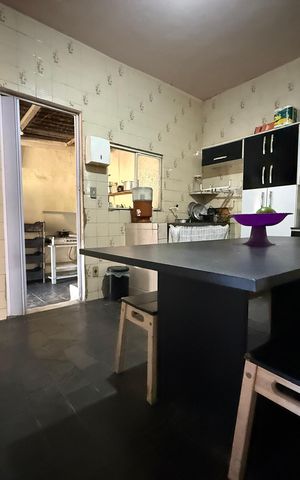 Casa à venda com 300m², 3 quartos e 6 vagas