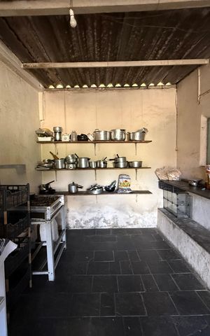 Casa à venda com 300m², 3 quartos e 6 vagas