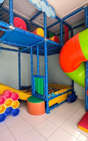 Apartamento à venda com 128m², 3 quartos e 2 vagas Apartamento à venda com 128m², 3 quartos e 2 vagasBriquedoteca