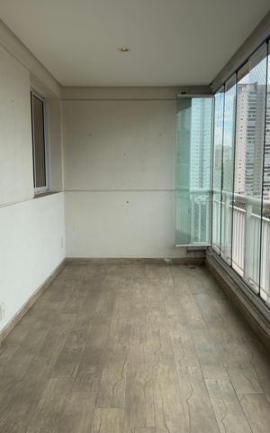Apartamento à venda com 128m², 3 quartos e 2 vagas Apartamento à venda com 128m², 3 quartos e 2 vagasvaranda