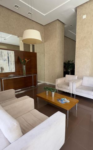 Apartamento à venda com 128m², 3 quartos e 2 vagas Apartamento à venda com 128m², 3 quartos e 2 vagasHall social