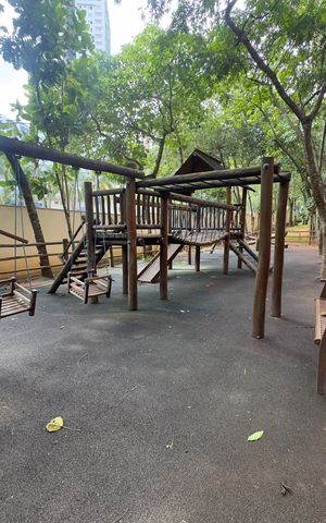 Apartamento à venda com 128m², 3 quartos e 2 vagas Apartamento à venda com 128m², 3 quartos e 2 vagasÁrea comum - Playground