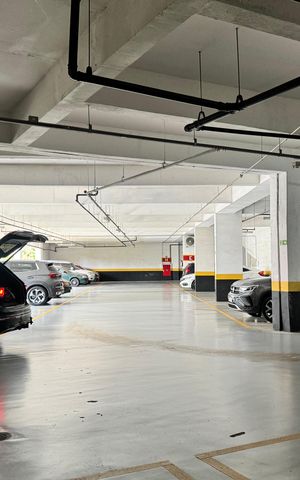 Apartamento à venda com 128m², 3 quartos e 2 vagas Apartamento à venda com 128m², 3 quartos e 2 vagasGaragem