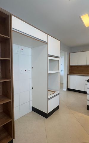 Apartamento à venda com 128m², 3 quartos e 2 vagas Apartamento à venda com 128m², 3 quartos e 2 vagasCozinha