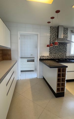 Apartamento à venda com 128m², 3 quartos e 2 vagas Apartamento à venda com 128m², 3 quartos e 2 vagasCozinha