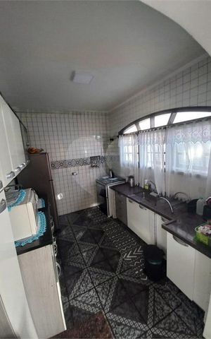 Casa à venda com 250m², 3 quartos e 3 vagas