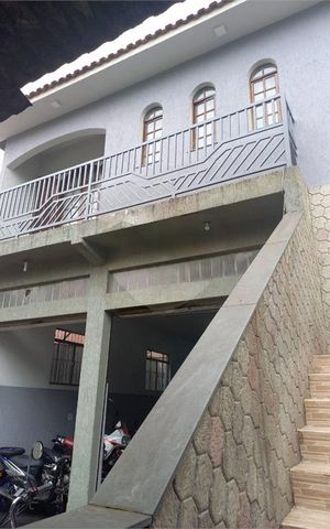 Casa à venda com 250m², 3 quartos e 3 vagas