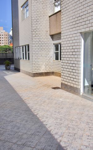Apartamento para alugar com 200m², 4 quartos e 2 vagas Apartamento para alugar com 200m², 4 quartos e 2 vagasÁrea Comum - Salão de Festas Área Externa