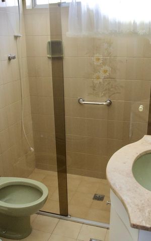 Apartamento para alugar com 200m², 4 quartos e 2 vagas Apartamento para alugar com 200m², 4 quartos e 2 vagasBanheiro