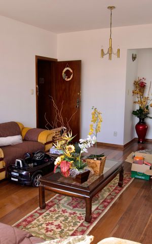 Apartamento para alugar com 200m², 4 quartos e 2 vagas Apartamento para alugar com 200m², 4 quartos e 2 vagasSala de Estar