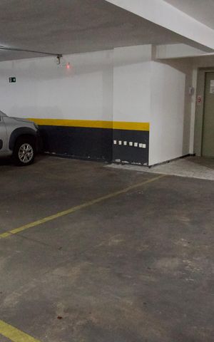 Apartamento para alugar com 200m², 4 quartos e 2 vagas Apartamento para alugar com 200m², 4 quartos e 2 vagasVaga de Garagem